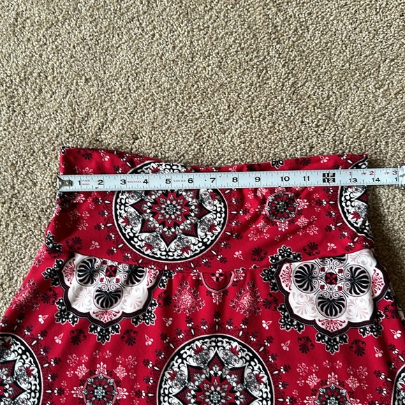 3/$15. Colette Skirt Stretchy Pretty Red Black Comfy Travel Work Summer Sz Med - Picture 4 of 5